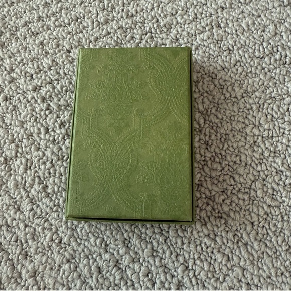 Gucci Brown and Green Key Chain with Iconic Design - Picture 11 of 15